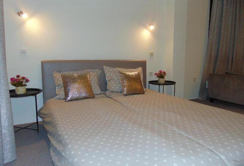 Трехместный Номер Стандарт с Балконом, Globus Kiten