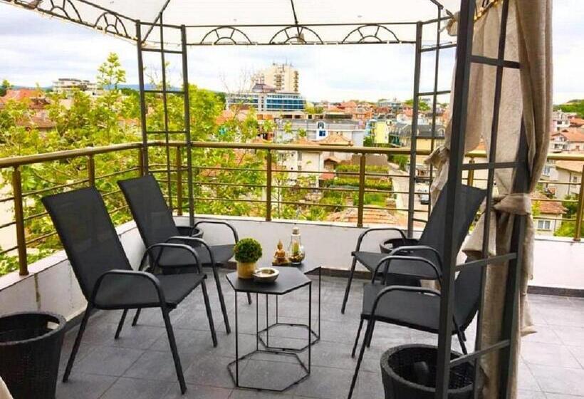 Family Suite, Globus Kiten