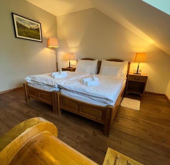 חדר סטנדרט לשלושה עם חדר אמבטיה משוף, Mlýn Vodníka Slámy   Penzion