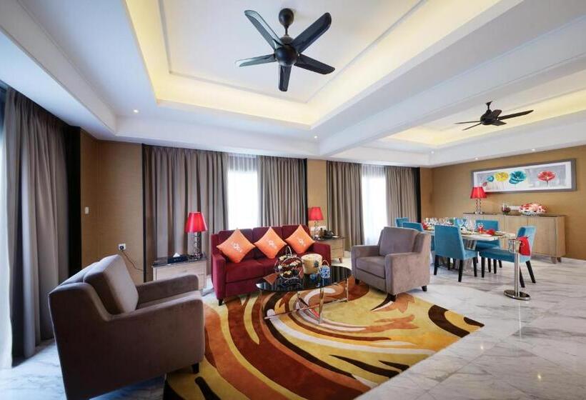 Люкс, Lexis Hibiscus Port Dickson