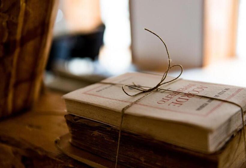 Estúdio Standard, Flora Chiado Apartments