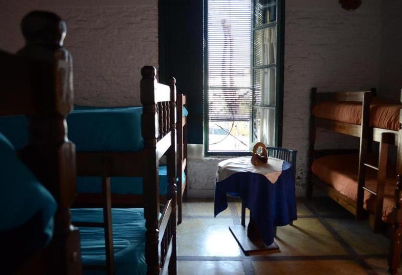 家庭间, Hostel El Español