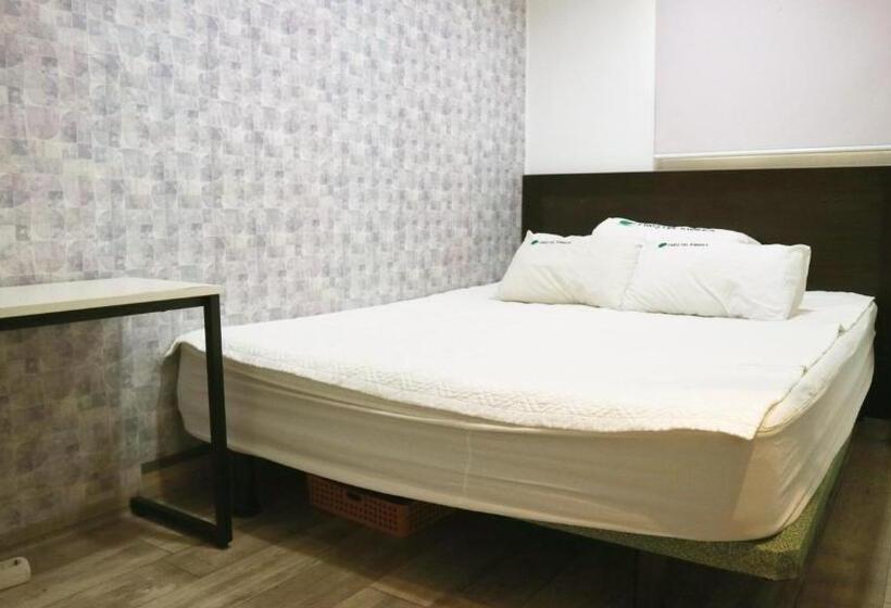 اتاق استاندارد با سرویس بهداشتی مشترک, Hostel Korea Original