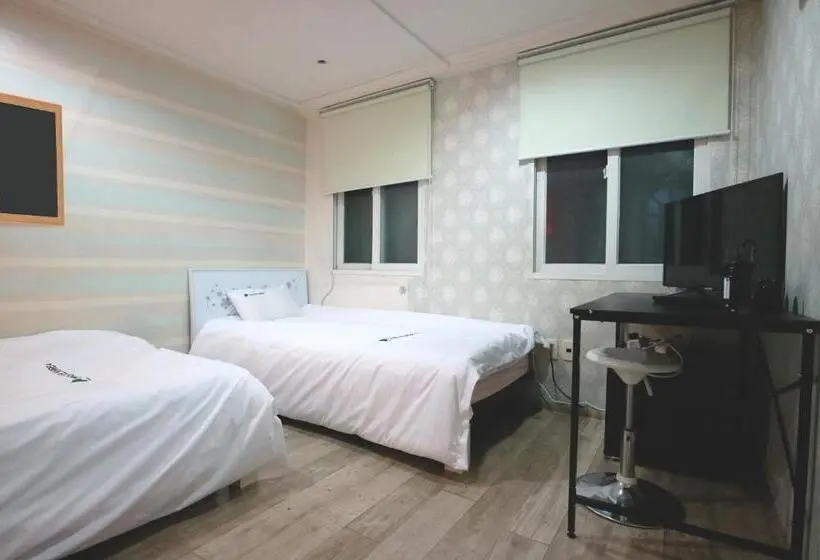 Standard Kolmen Hengen Huone Jaettu kylpyhuone, Hostel Korea Original