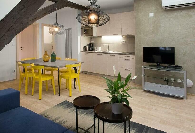 آپارتمان 2 خوابه, 7 Tales Apartments By Prague Residences
