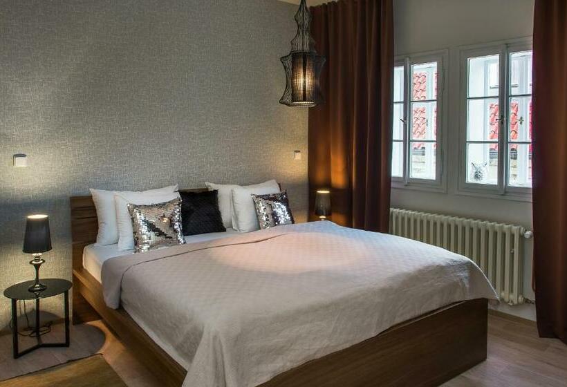 آپارتمان 2 خوابه, 7 Tales Apartments By Prague Residences