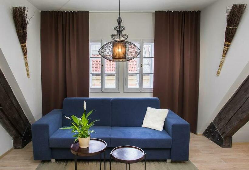 آپارتمان 2 خوابه, 7 Tales Apartments By Prague Residences