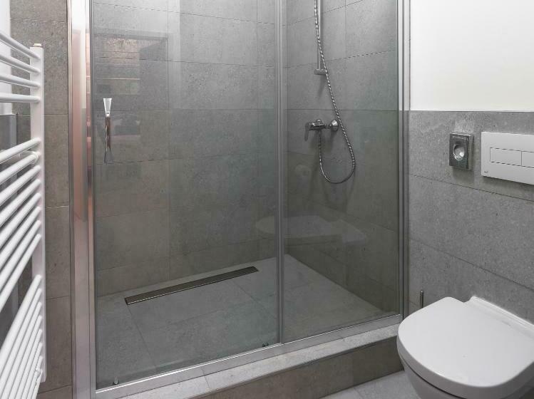 استودیوی استاندارد, 7 Tales Apartments By Prague Residences