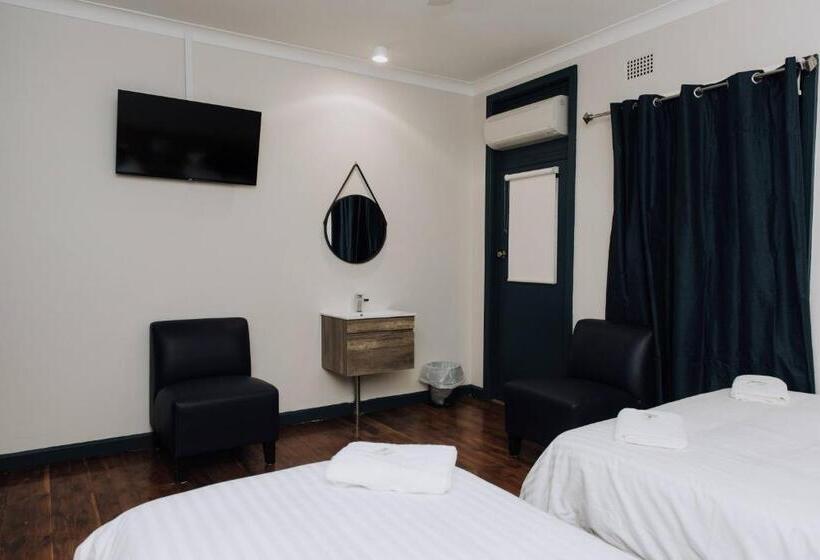 غرفة قياسية ثلاثية حمام مشترك, Gunnedah