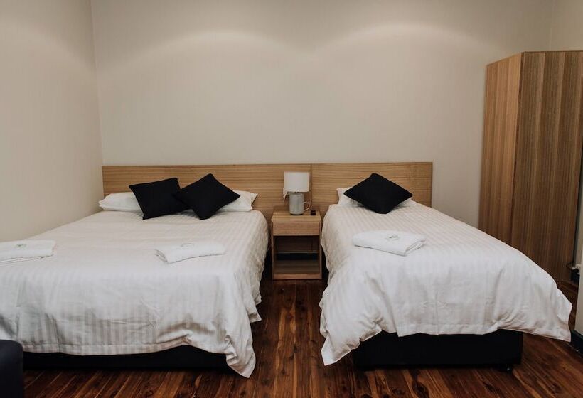 غرفة قياسية ثلاثية حمام مشترك, Gunnedah