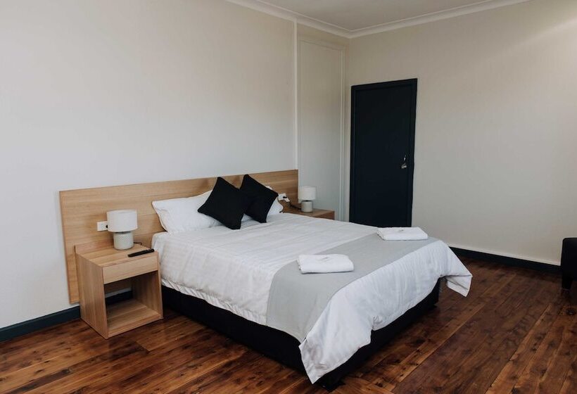 غرفة قياسية حمام مشترك, Gunnedah