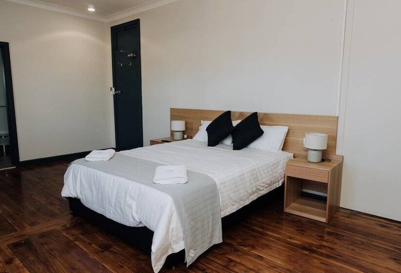 غرفة قياسية حمام مشترك, Gunnedah