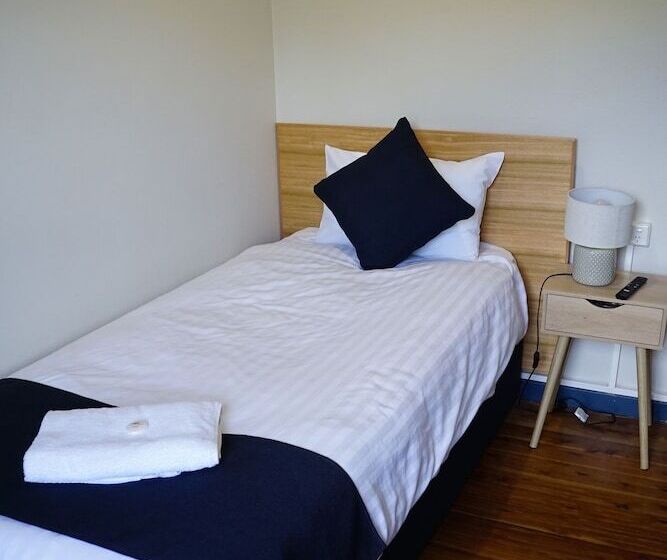 غرفة قياسية فردية حمام مشترك, Gunnedah