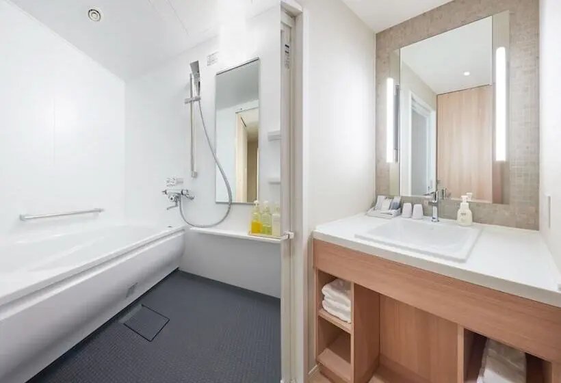 Standard Neljän Hengen Huone, Jal City Haneda Tokyo West Wing