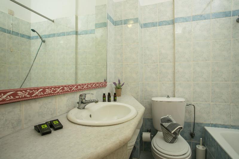 四人标准间, Olympia Sun