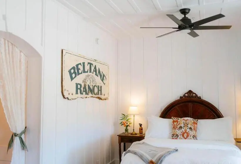 バルコニー付きスタンダードルーム, Beltane Ranch
