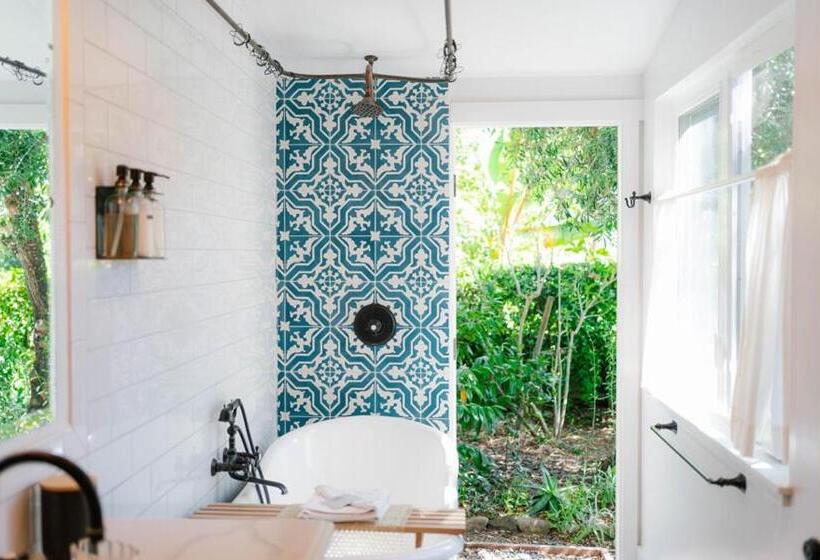 오두막, Beltane Ranch