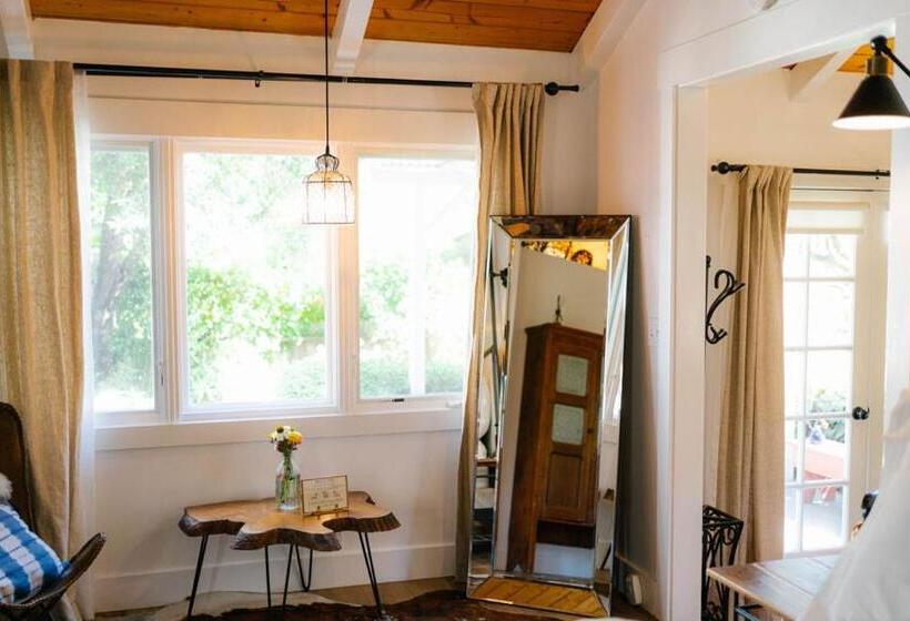 오두막, Beltane Ranch