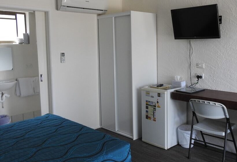 استودیو خانوادگی, Urangan Motor Inn