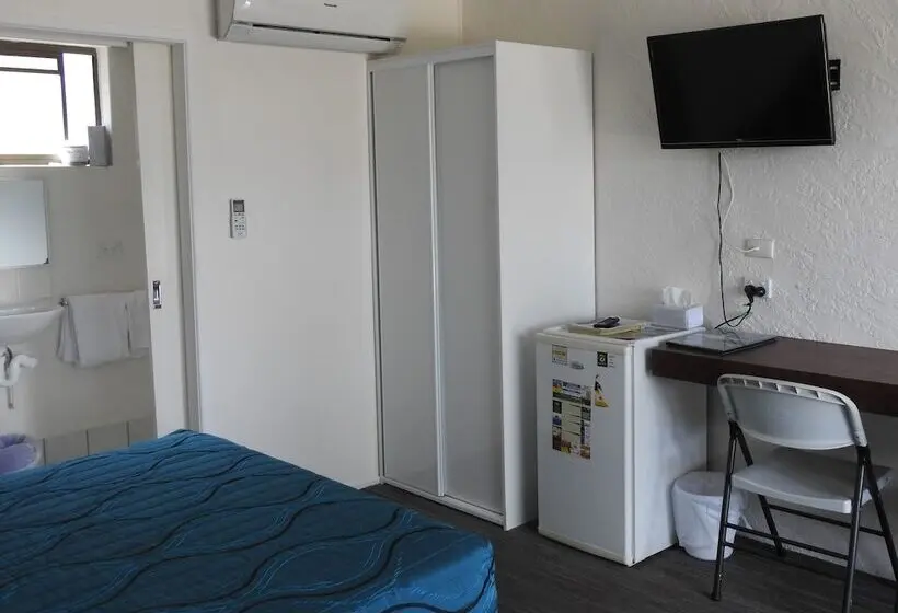 ファミリーステューディオ, Urangan Motor Inn