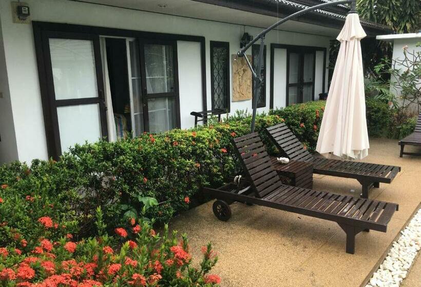 Номер Стандарт Вид на Бассейн, Baan Sawainam