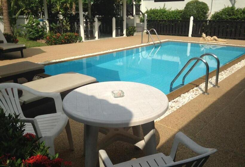 Номер Стандарт Вид на Бассейн, Baan Sawainam