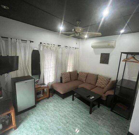 Номер Стандарт Вид на Бассейн, Baan Sawainam