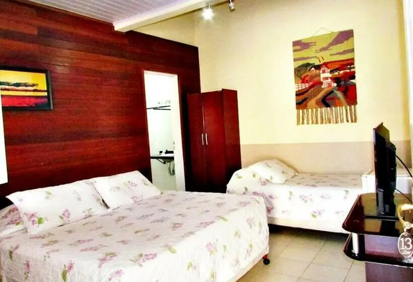 3-Bett-Standardzimmer, Petit Rivera Hotel