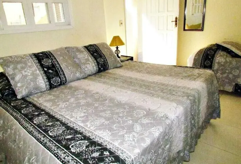 3-Bett-Standardzimmer, Petit Rivera Hotel