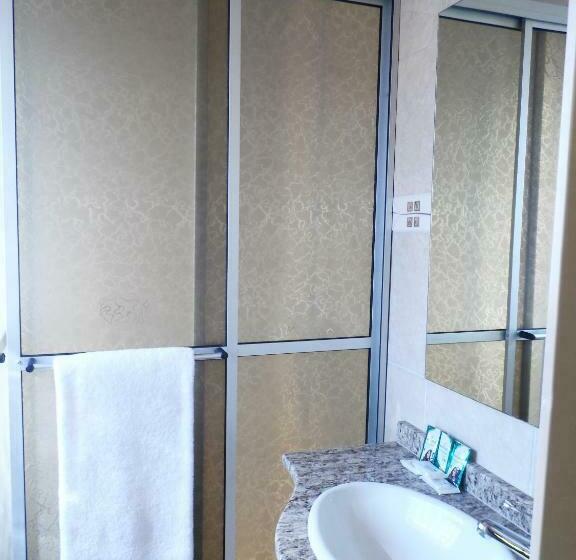 四人标准间, Petit Rivera Hotel