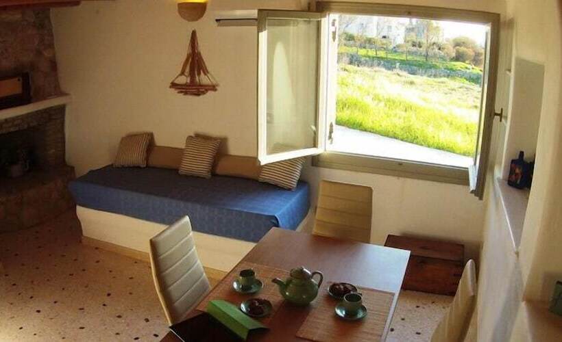 דירת חדר, Arokaria Hideaway Suites
