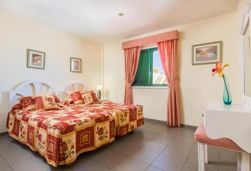 2 Bedroom Deluxe Apartment Sea View, Club Tarahal