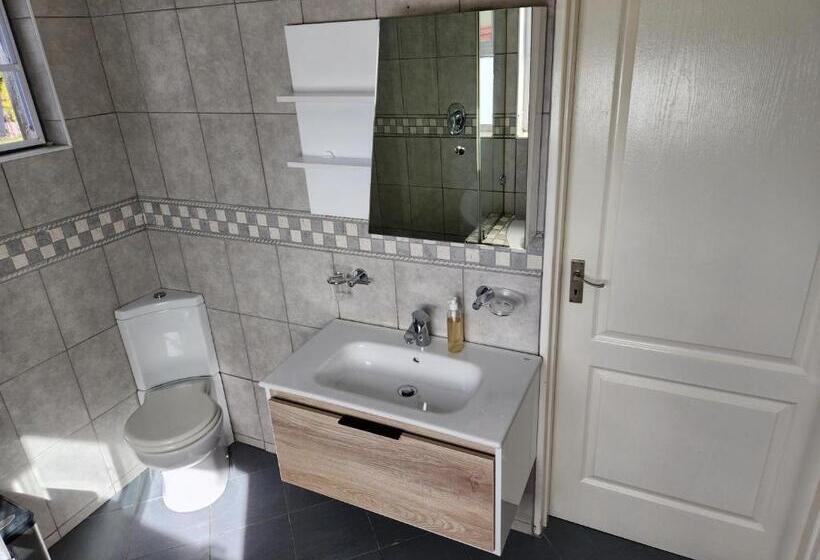 2间卧室的房子, Constantia Cottages