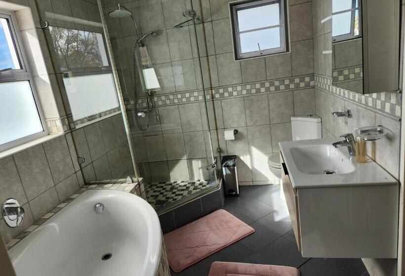 2间卧室的房子, Constantia Cottages