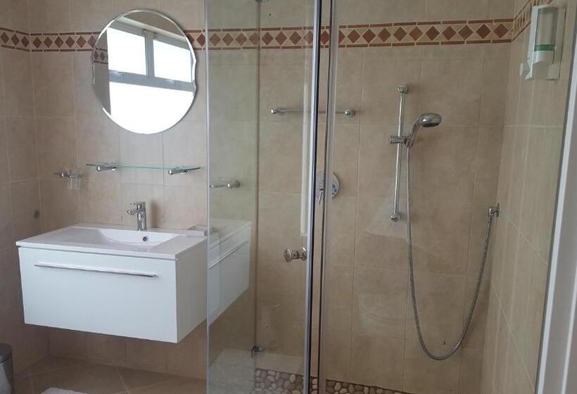 آپارتمان 1 خوابه با تراس, Constantia Cottages