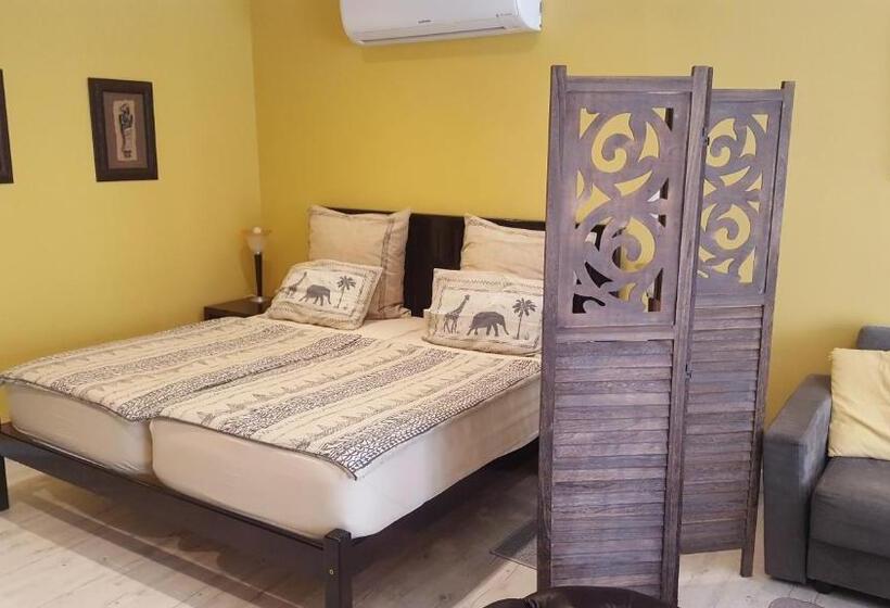 带1个卧室的带阳台的公寓, Constantia Cottages