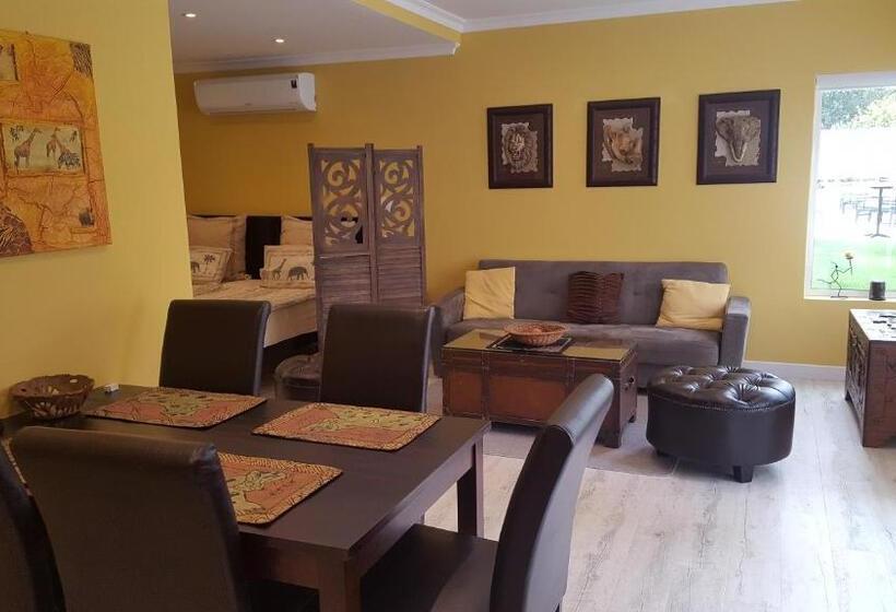 شقة غرفة واحدة مزودة بتراس, Constantia Cottages