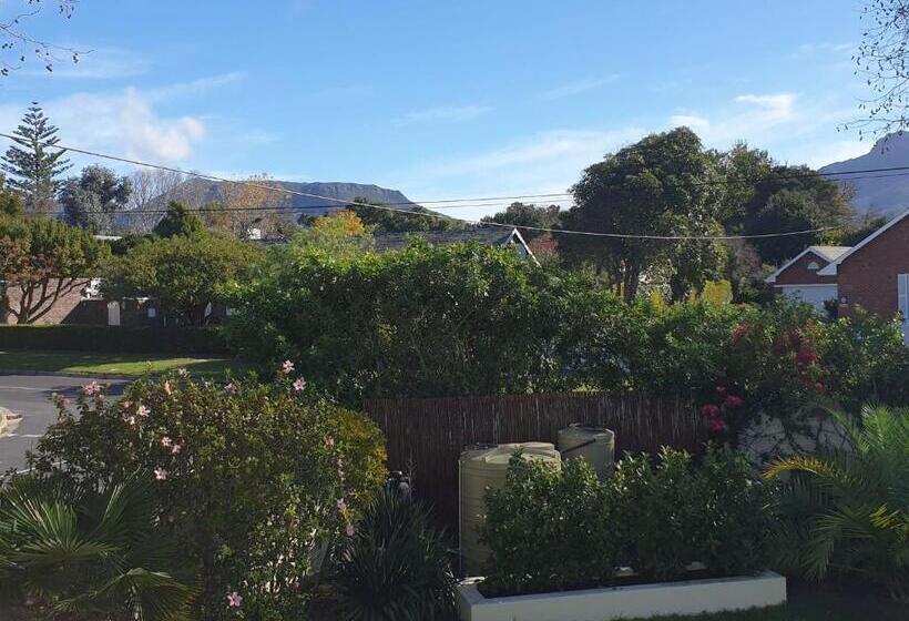 2间卧室的房子, Constantia Cottages