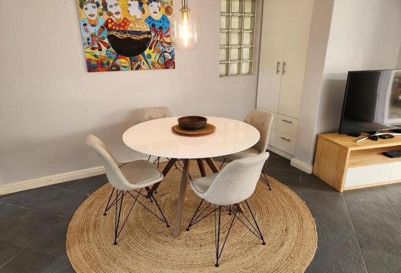 2间卧室的房子, Constantia Cottages