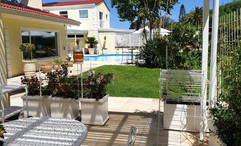 带1个卧室的带阳台的公寓, Constantia Cottages