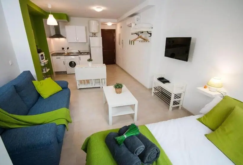استودیوی استاندارد, Holidays2malaga Studios Juan De Mena