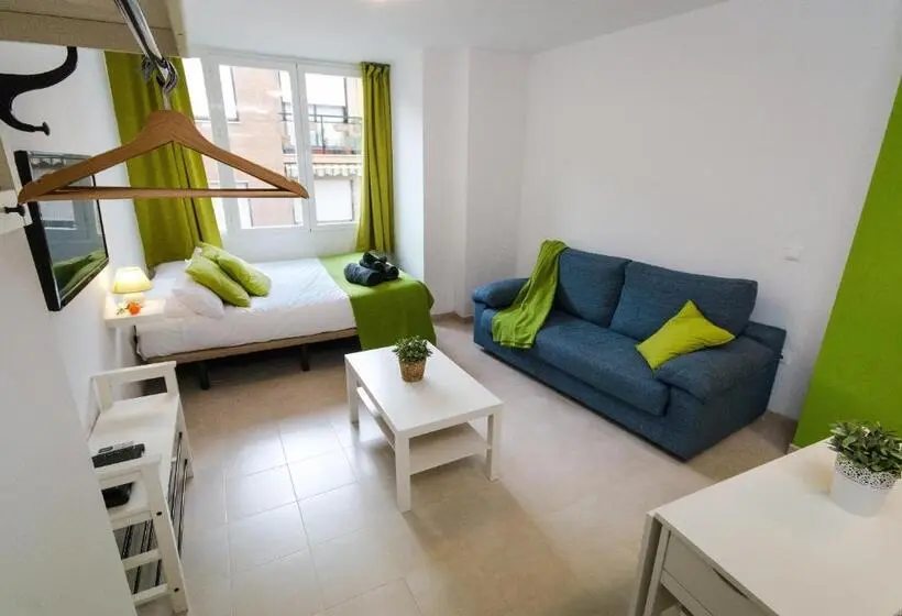 استودیوی استاندارد, Holidays2malaga Studios Juan De Mena
