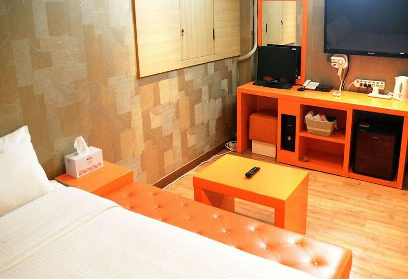 Quarto Basic, Apple House Mini