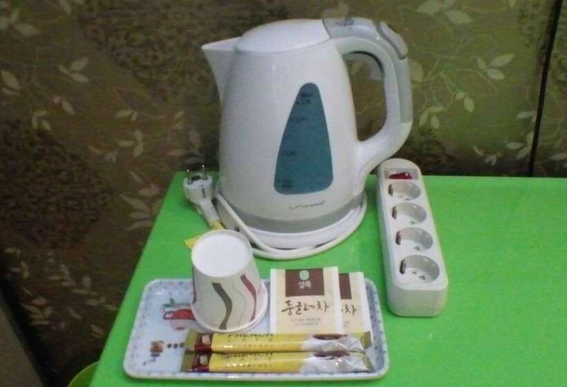 Quarto Basic, Apple House Mini