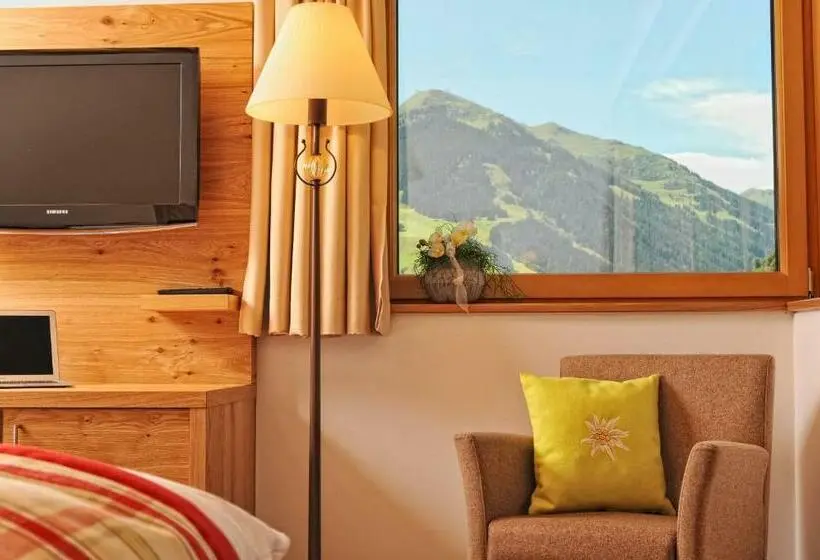 Deluxe Room Mountain View, Barbarahof Saalbach