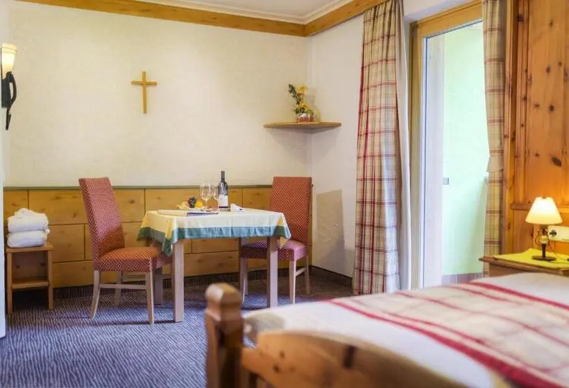 Comfort room with mountain view, Barbarahof Saalbach