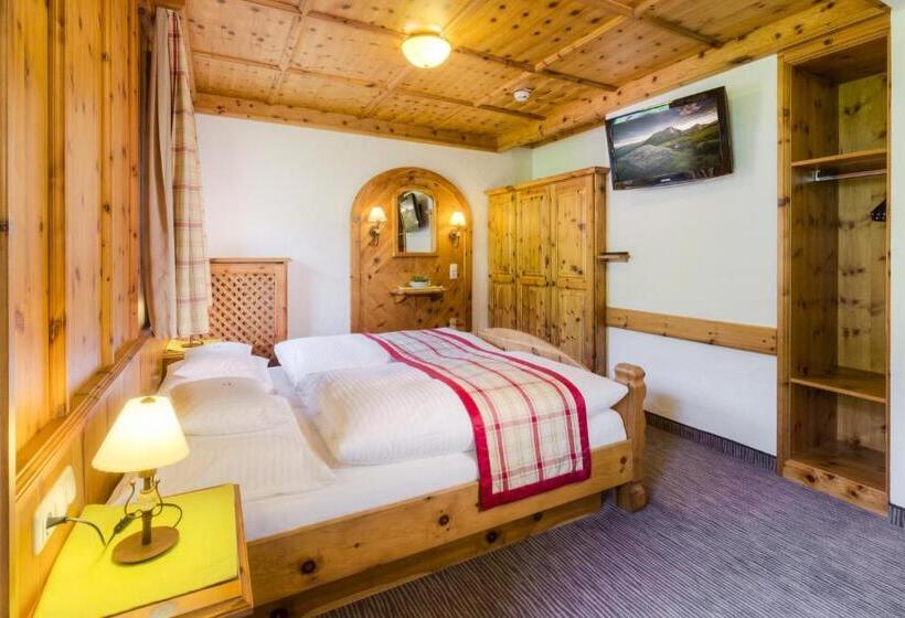 Comfort room with mountain view, Barbarahof Saalbach