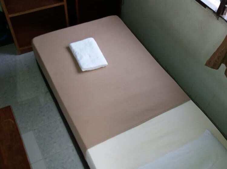 Quarto Estandar Individual, De Chempedak 1