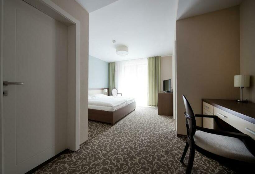 스탠다드 트리플 룸, Green