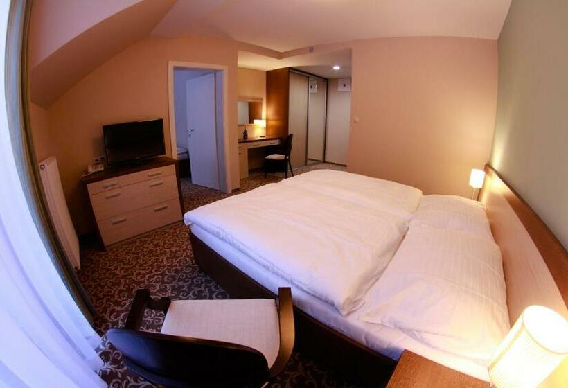 스탠다드 트리플 룸, Green